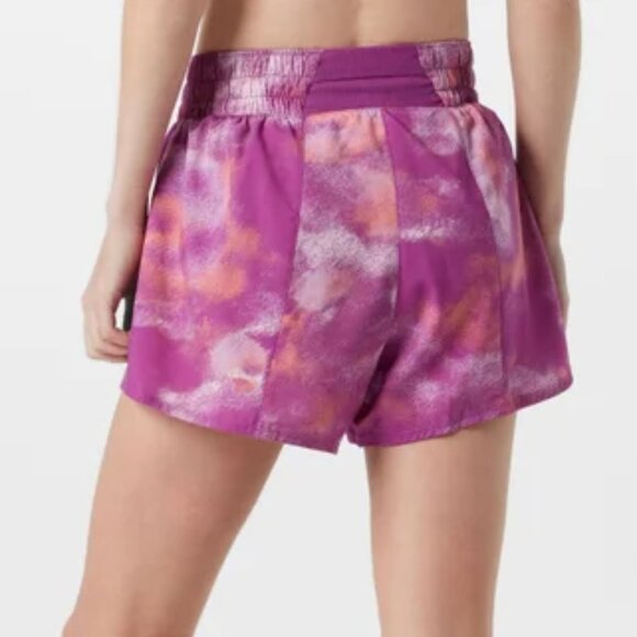 NWT Nike Dri-Fit One High-Waisted 3" Training Shorts, Small, Fuchsia Print - Picture 3 of 9